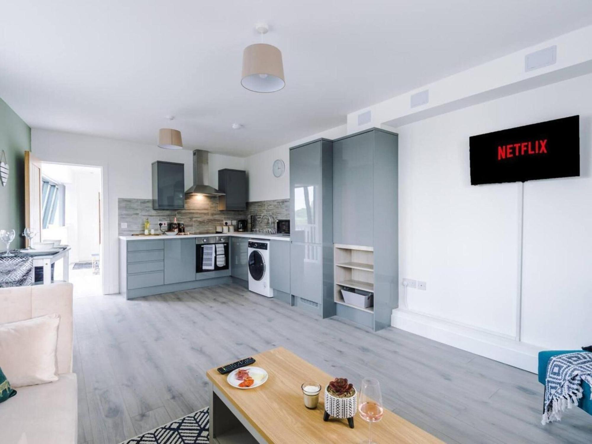 The Ecclesian Deluxe Apartments Near Trafford Centre Eccles Train Station Манчестър Екстериор снимка
