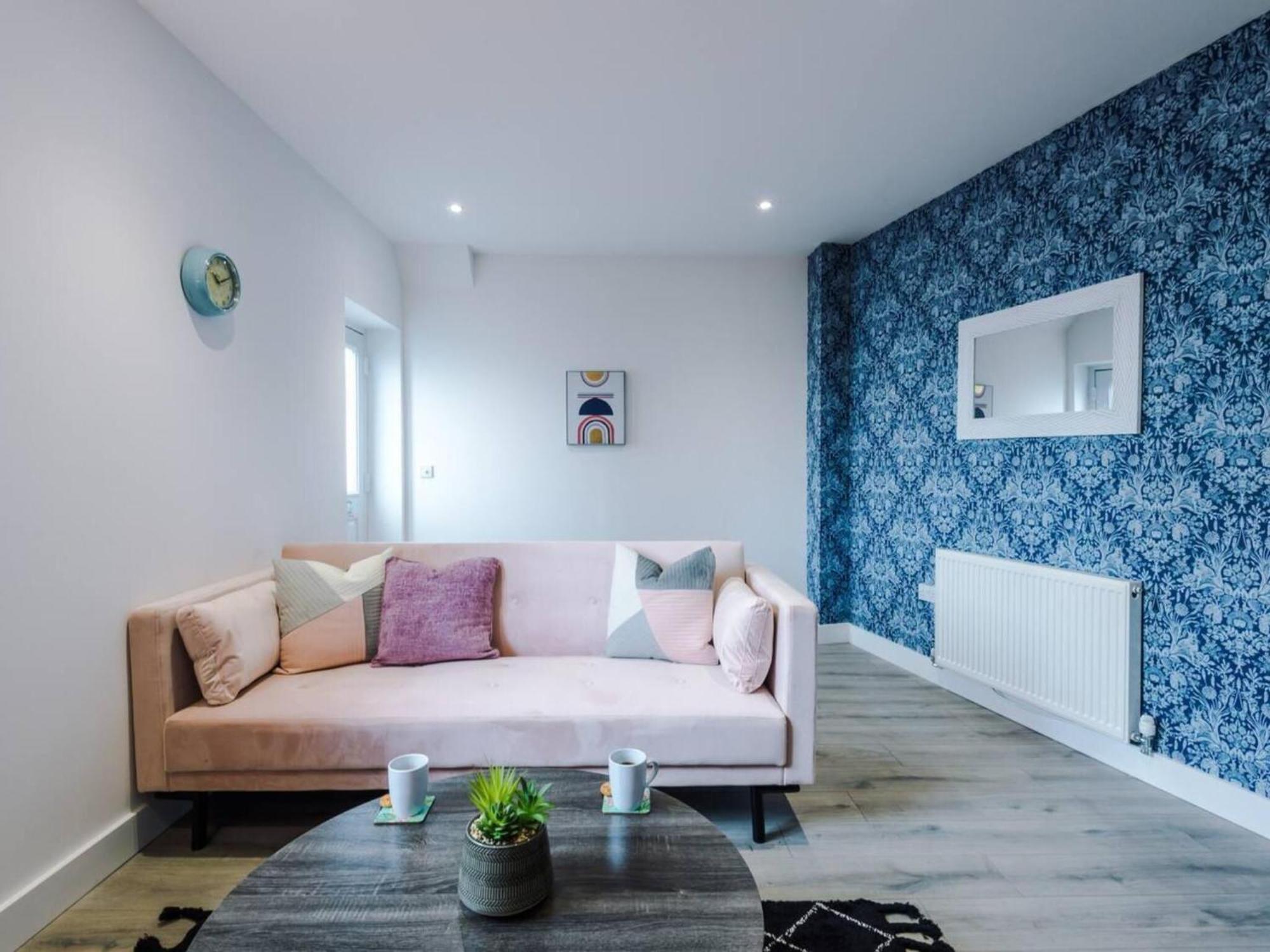 The Ecclesian Deluxe Apartments Near Trafford Centre Eccles Train Station Манчестър Екстериор снимка