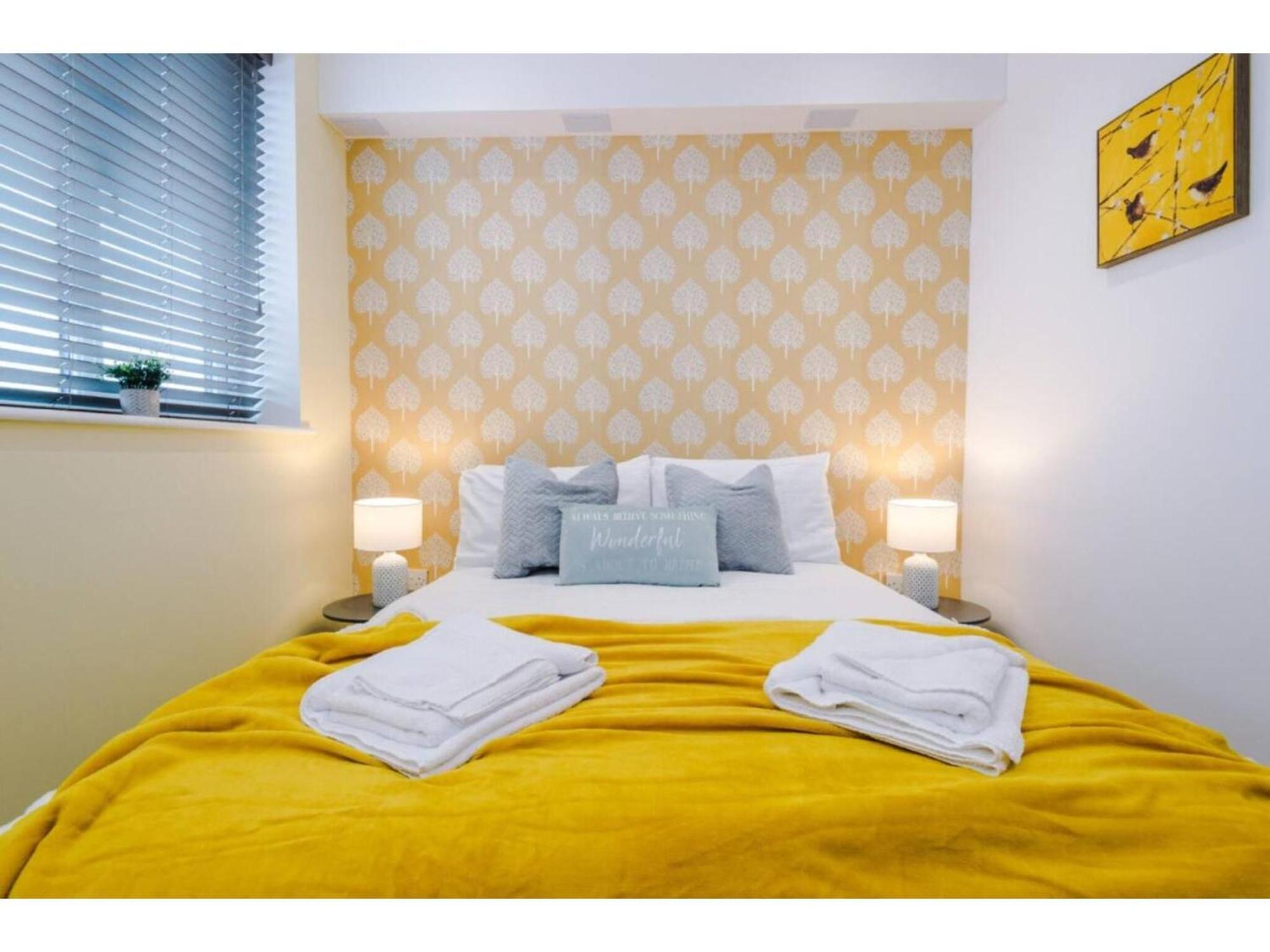 The Ecclesian Deluxe Apartments Near Trafford Centre Eccles Train Station Манчестър Екстериор снимка