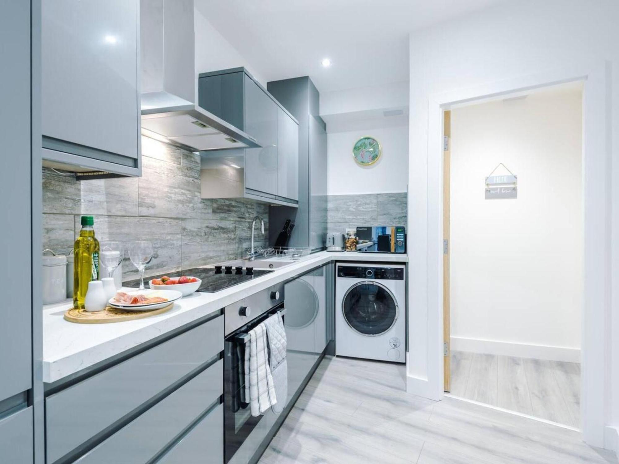 The Ecclesian Deluxe Apartments Near Trafford Centre Eccles Train Station Манчестър Екстериор снимка