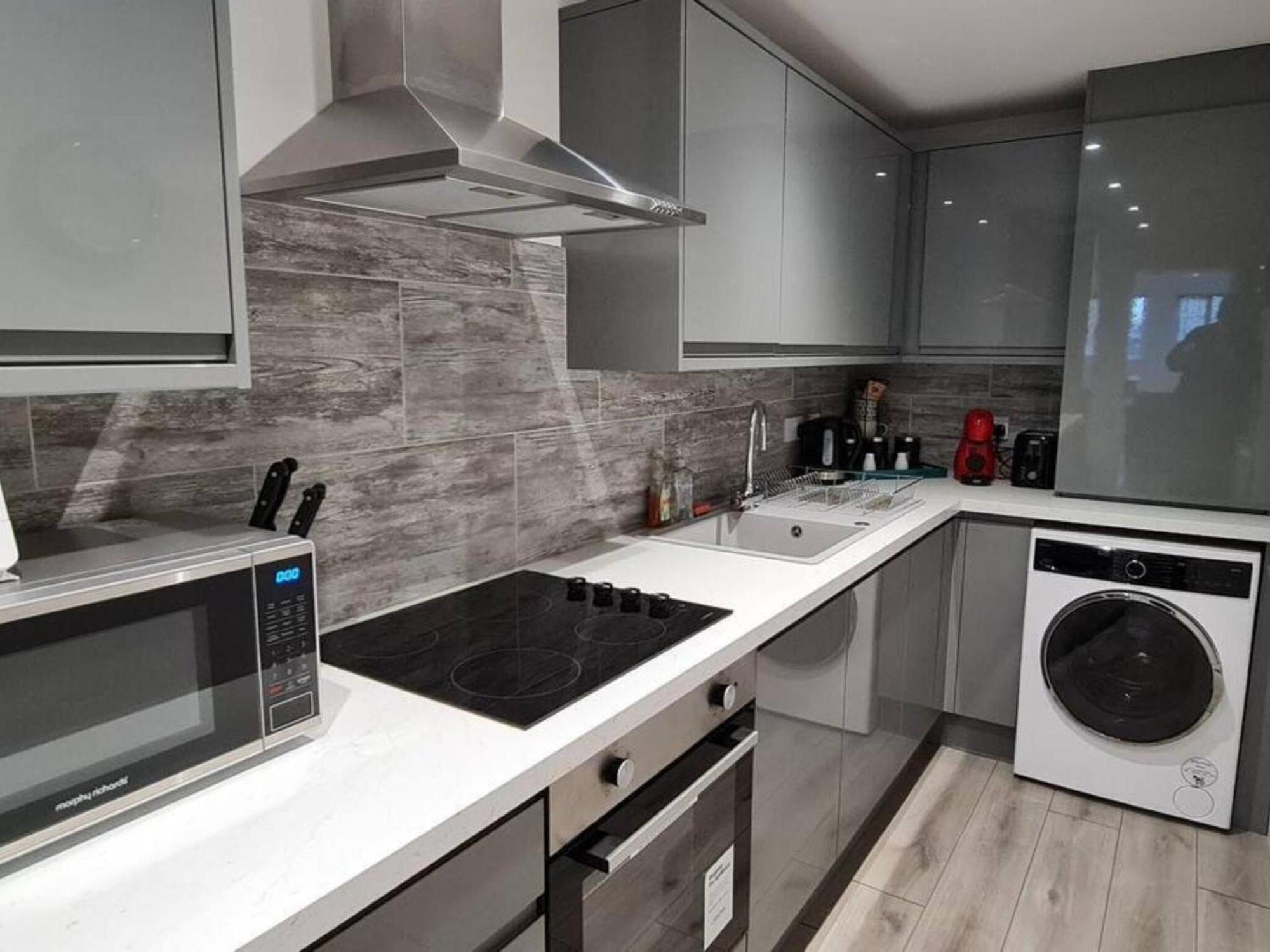 The Ecclesian Deluxe Apartments Near Trafford Centre Eccles Train Station Манчестър Екстериор снимка