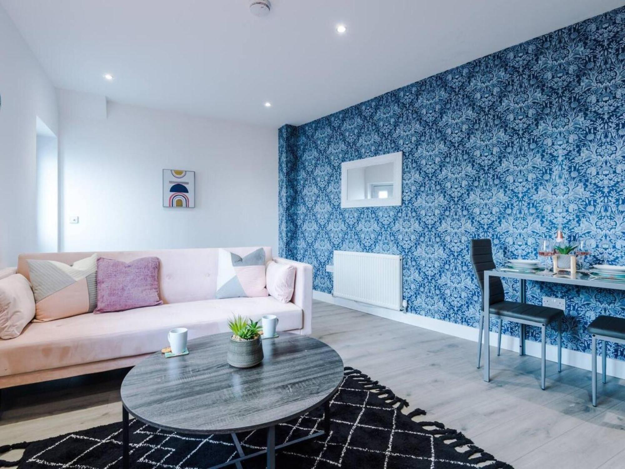 The Ecclesian Deluxe Apartments Near Trafford Centre Eccles Train Station Манчестър Екстериор снимка